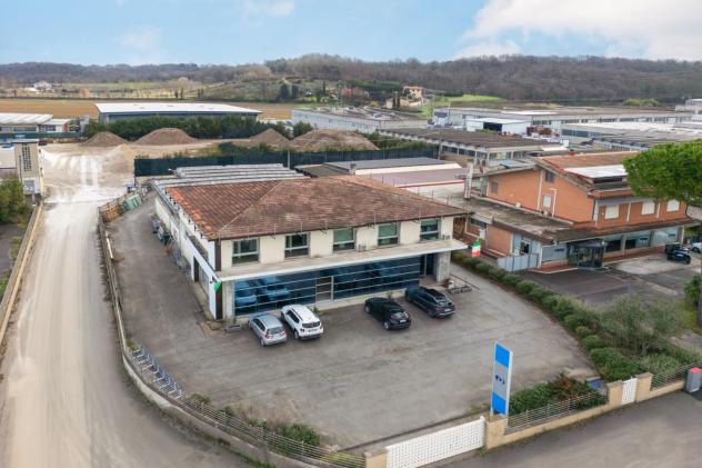 locale commerciale in vendita a Bientina