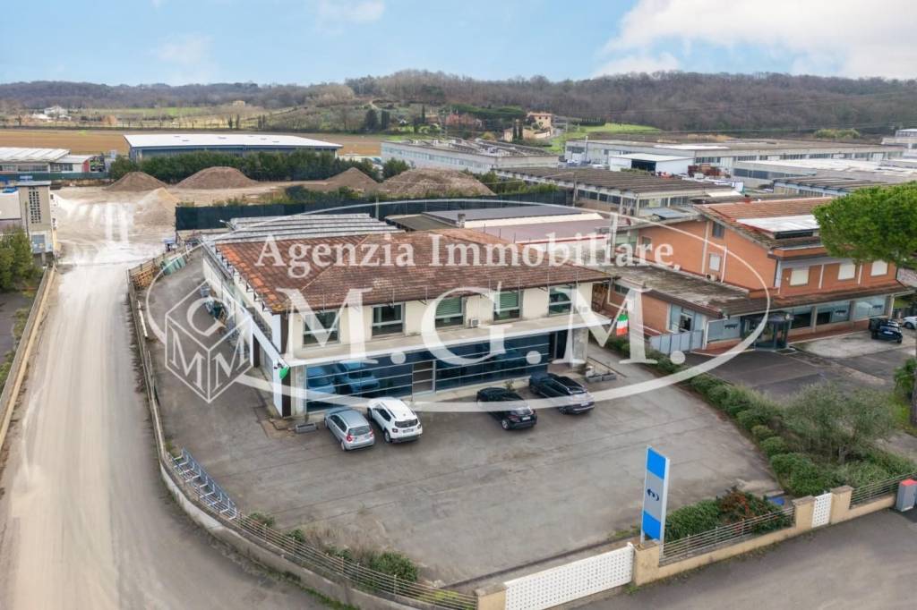 locale commerciale in vendita a Bientina