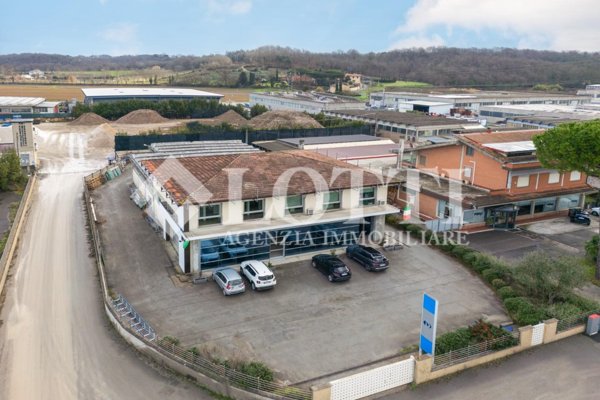 locale commerciale in vendita a Bientina