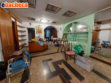 locale commerciale in vendita a Buti