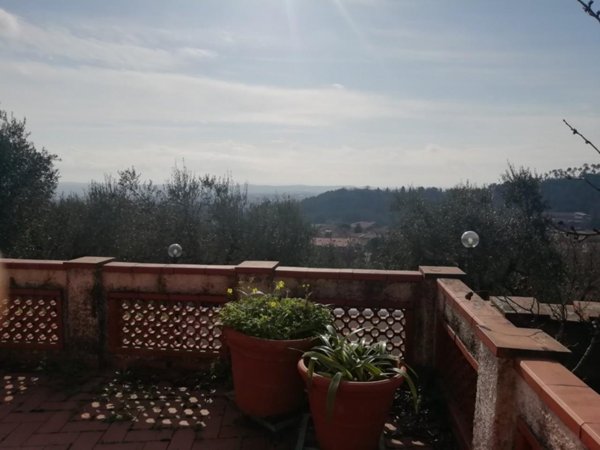 casa indipendente in vendita a Buti
