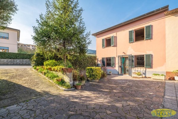 casa indipendente in vendita a Buti
