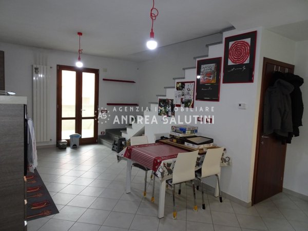 casa indipendente in vendita a Buti