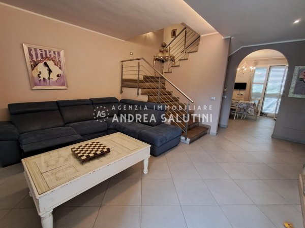 casa indipendente in vendita a Buti