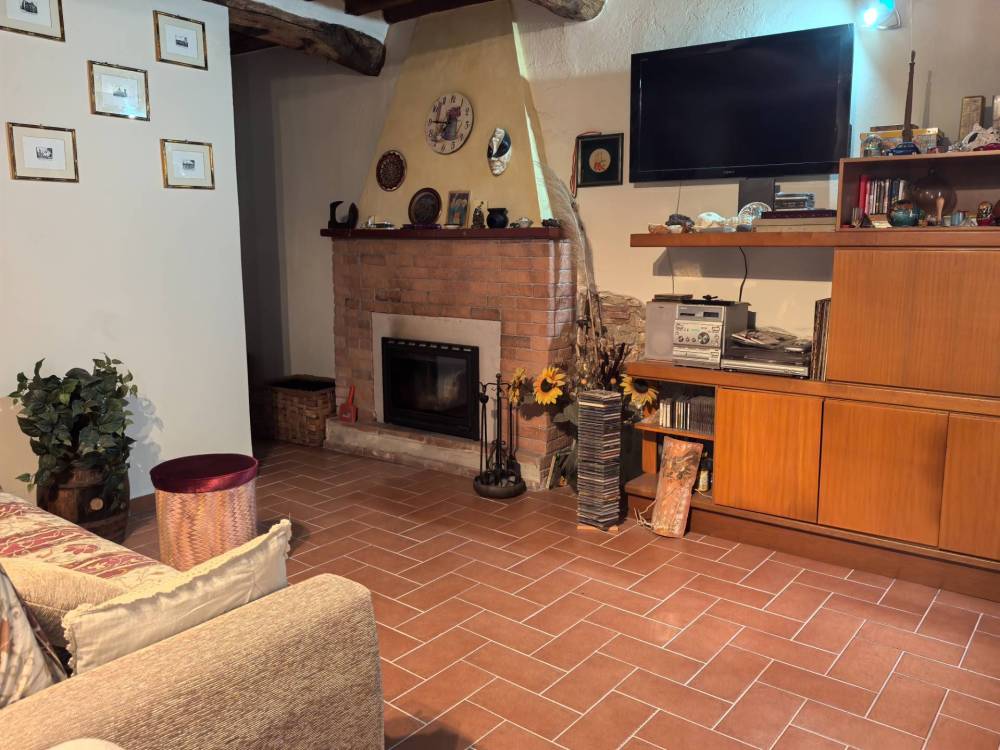 casa indipendente in vendita a Buti