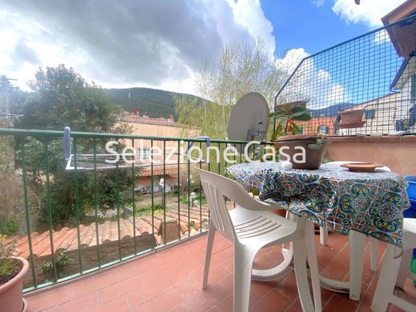intera palazzina in vendita a Buti