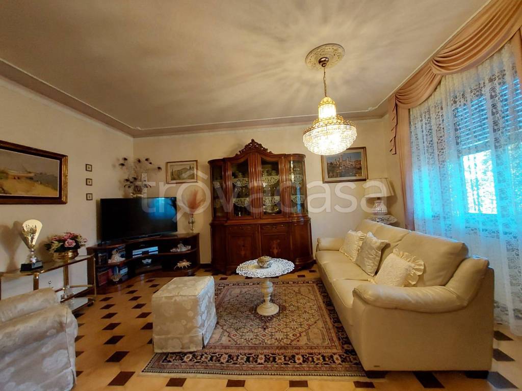 casa indipendente in vendita a Buti