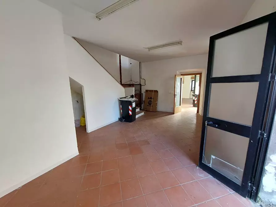 locale commerciale in vendita a Buti