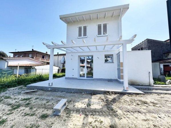 casa indipendente in vendita a Buti in zona La croce