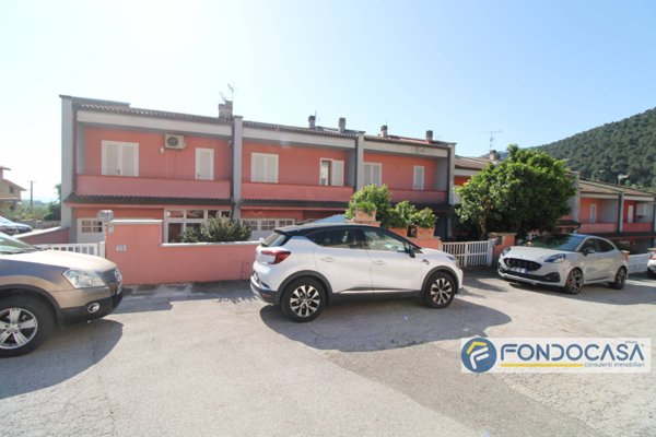 villa in vendita a Buti