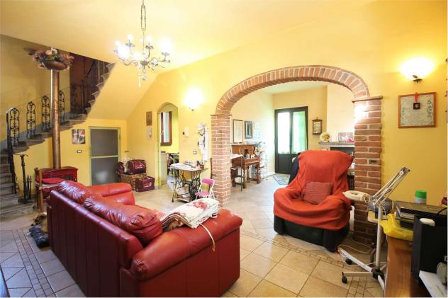 casa indipendente in vendita a Buti