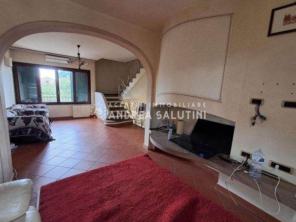 intera palazzina in vendita a Buti