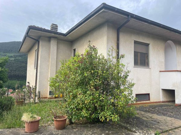 casa indipendente in vendita a Buti