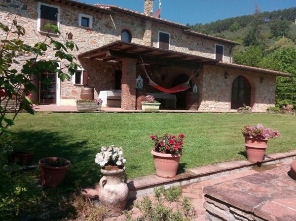 casa indipendente in vendita a Buti
