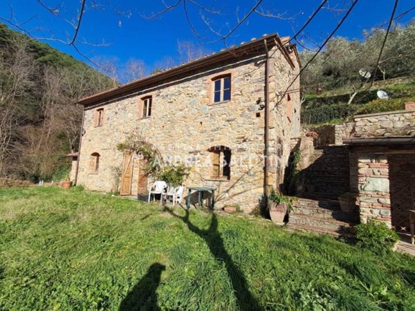 casale in vendita a Buti