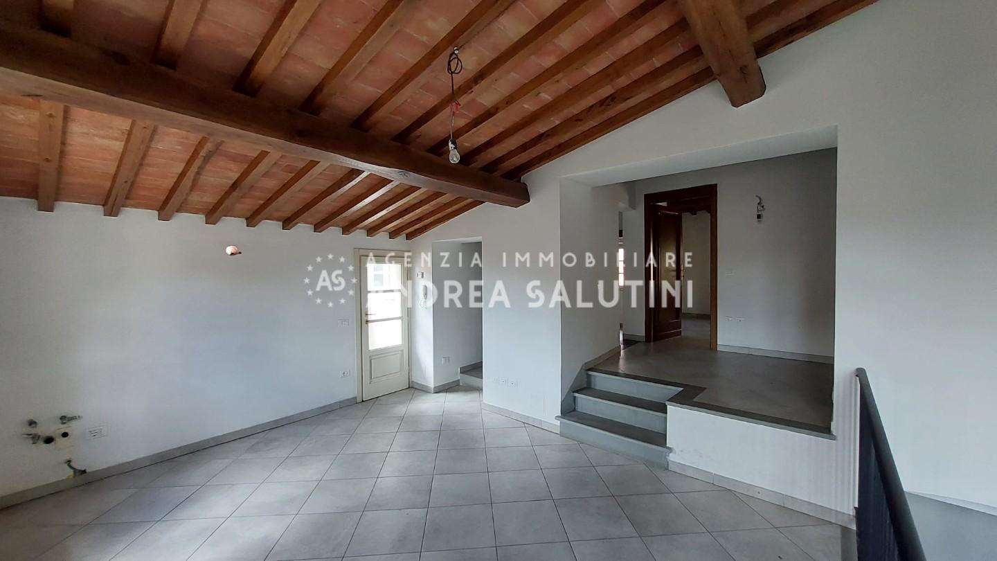 intera palazzina in vendita a Buti