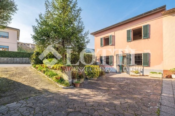 casa indipendente in vendita a Buti