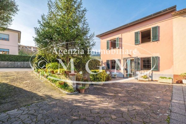 casa indipendente in vendita a Buti
