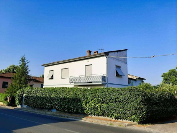 intera palazzina in vendita a Buti