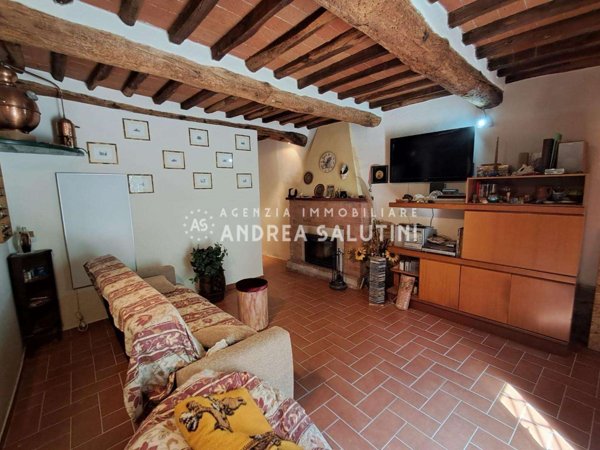 intera palazzina in vendita a Buti