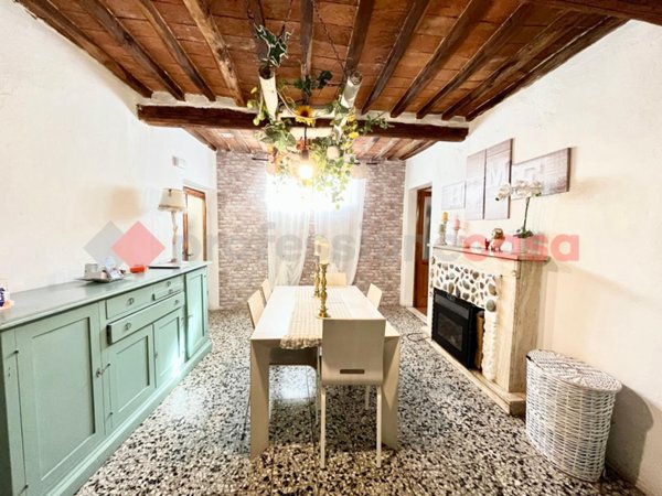 casa indipendente in vendita a Buti