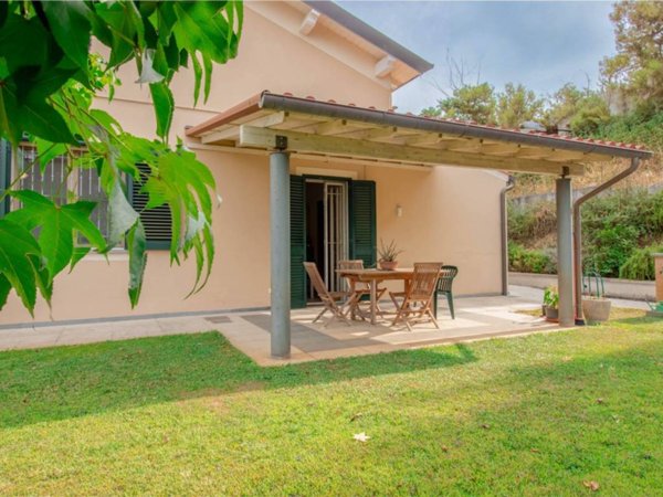 casa indipendente in vendita a Buti