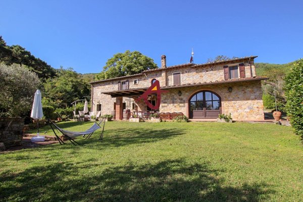 casale in vendita a Buti