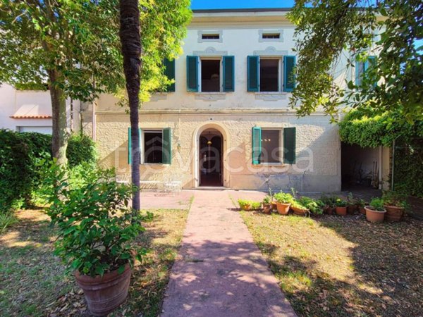 casa indipendente in vendita a Buti