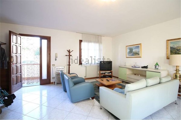 casa indipendente in vendita a Buti