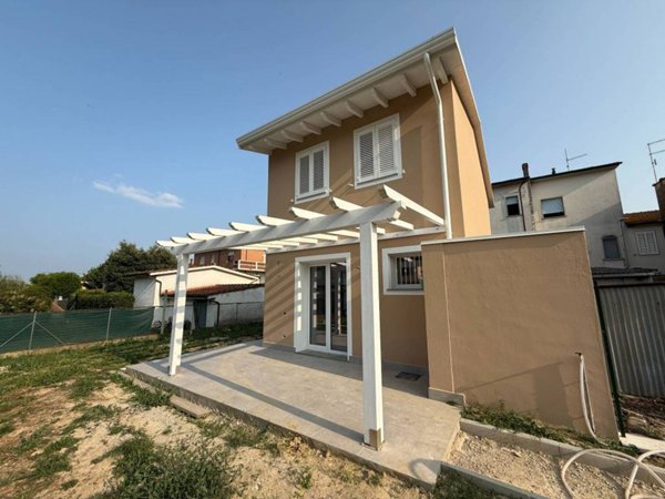 casa indipendente in vendita a Buti