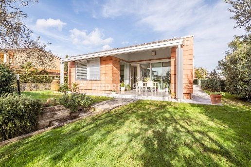 casa indipendente in vendita a Buti