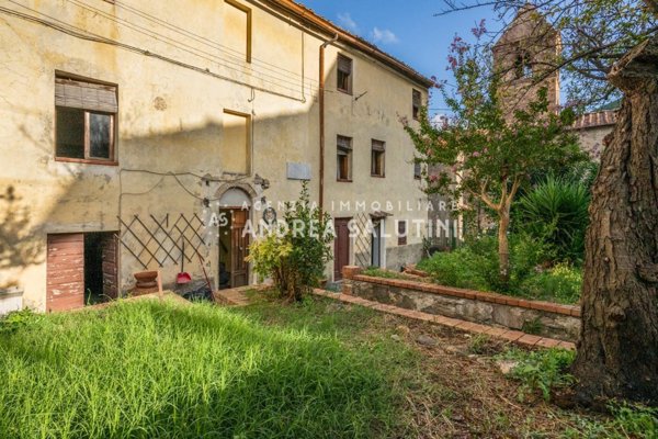 intera palazzina in vendita a Buti