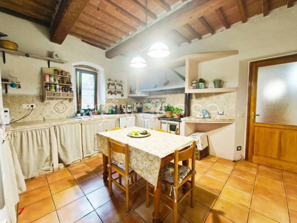 casa indipendente in vendita a Buti