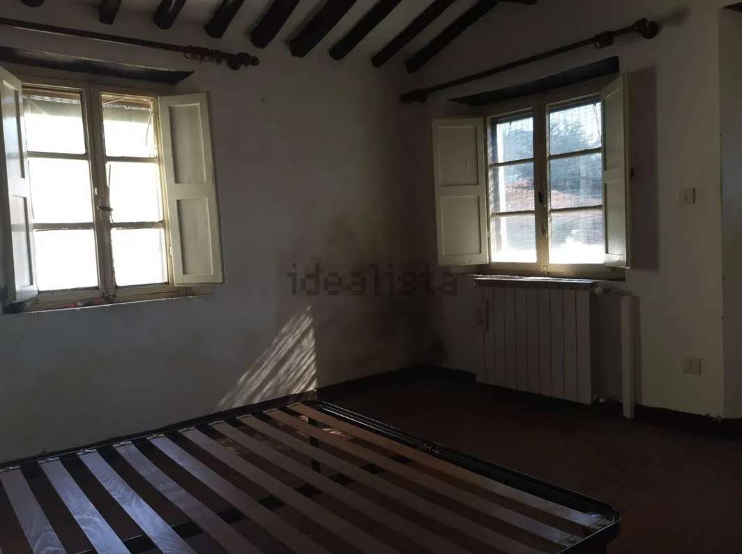intera palazzina in vendita a Buti in zona La croce