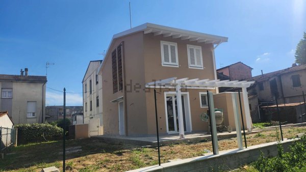 casa indipendente in vendita a Buti