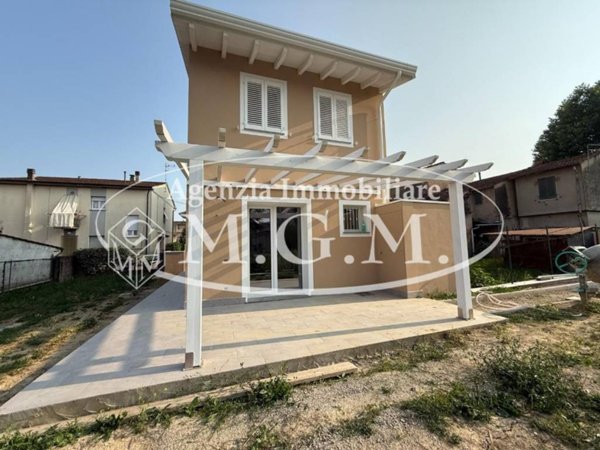 casa indipendente in vendita a Buti in zona La croce