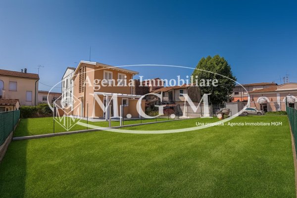 casa indipendente in vendita a Buti