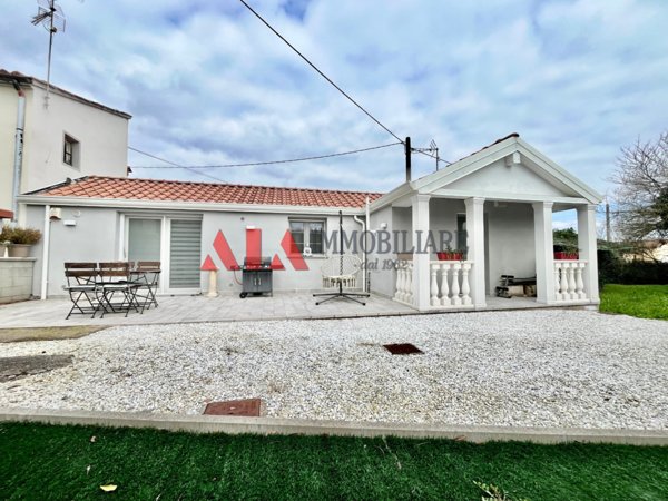 casa indipendente in vendita a Buti