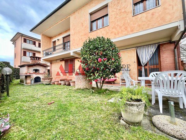 casa indipendente in vendita a Buti