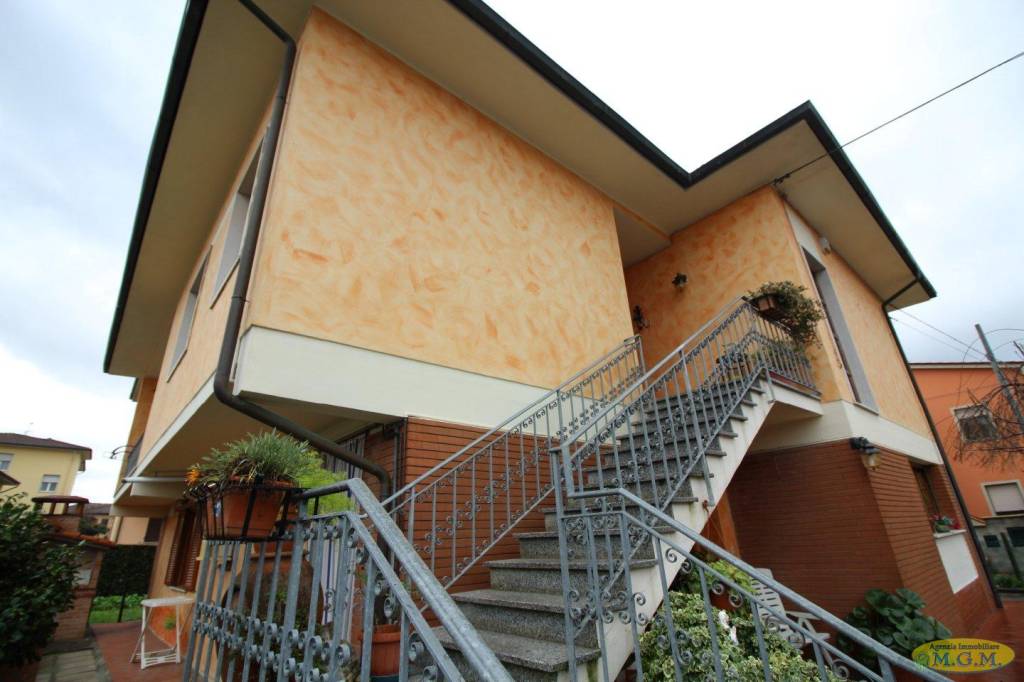 casa indipendente in vendita a Buti