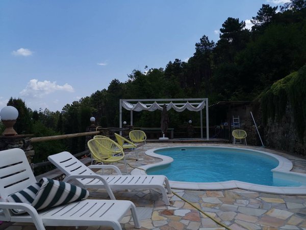 casa indipendente in vendita a Buti