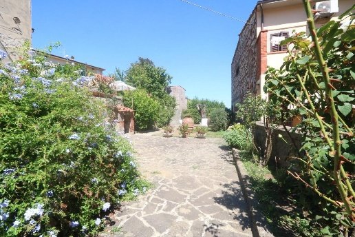 intera palazzina in vendita a Buti