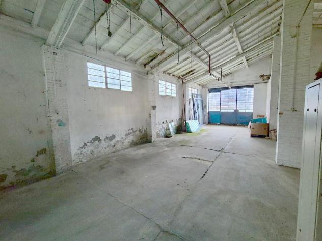 locale commerciale in vendita a Buti