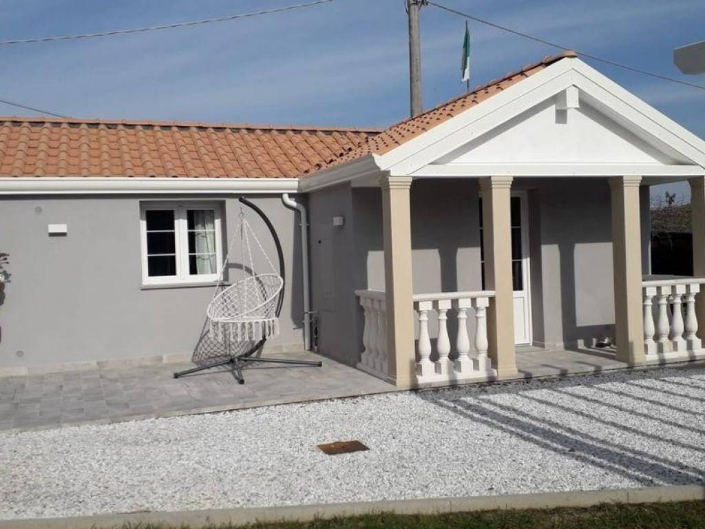 casa indipendente in vendita a Buti