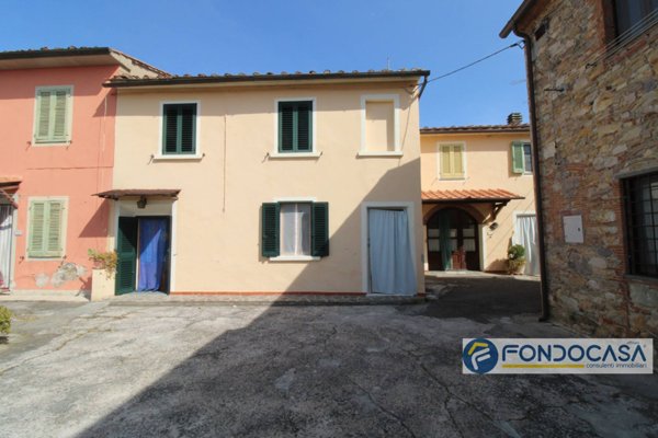 casa indipendente in vendita a Buti