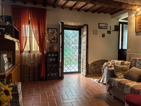 casa semindipendente in vendita a Buti in zona La croce