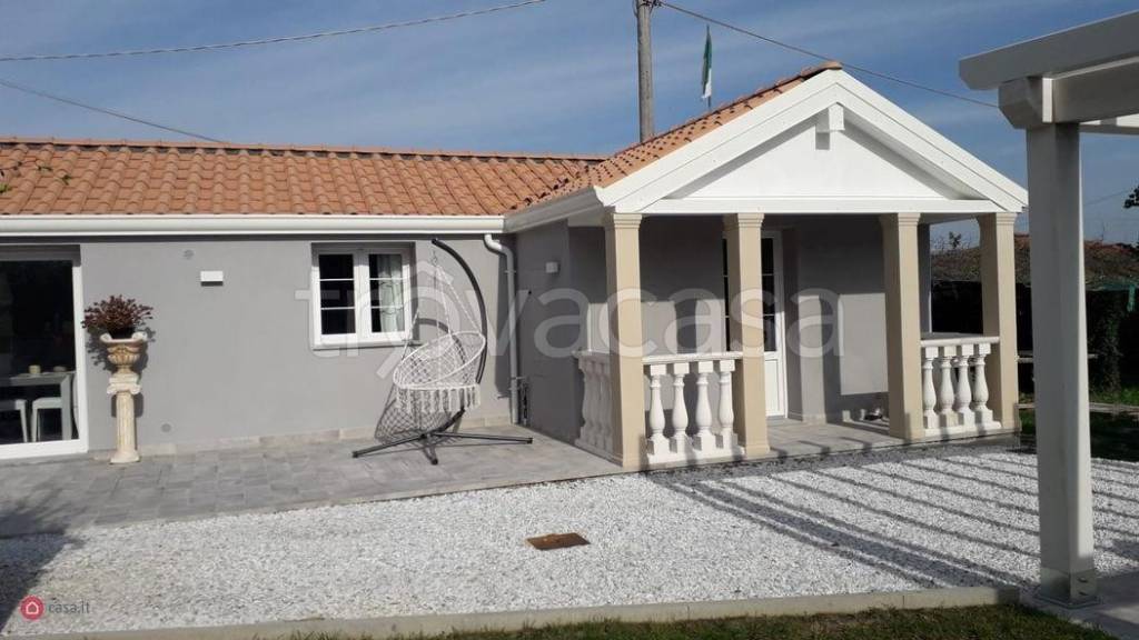 casa indipendente in vendita a Buti