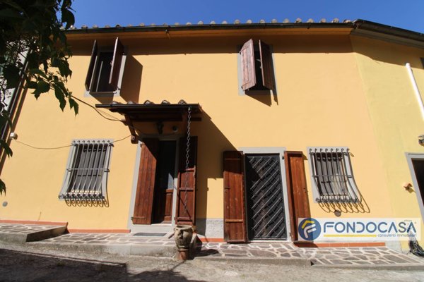 casa indipendente in vendita a Buti in zona La croce