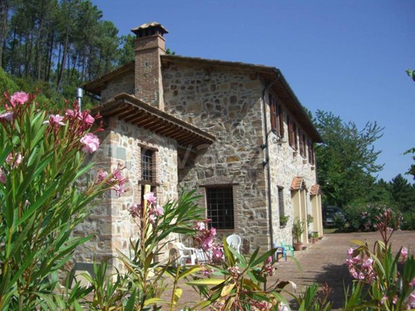 casa indipendente in vendita a Buti in zona La croce