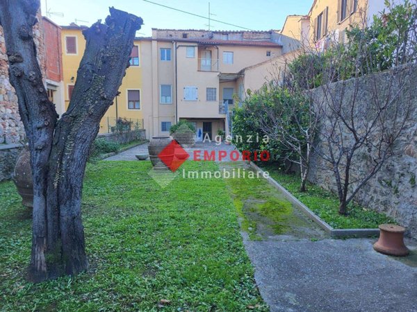 intera palazzina in vendita a Buti in zona La croce
